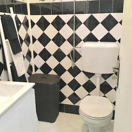 River House Lisbon Daire Almada